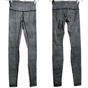 Lululemon Black White Stretch Compression Leggings Pocket 2